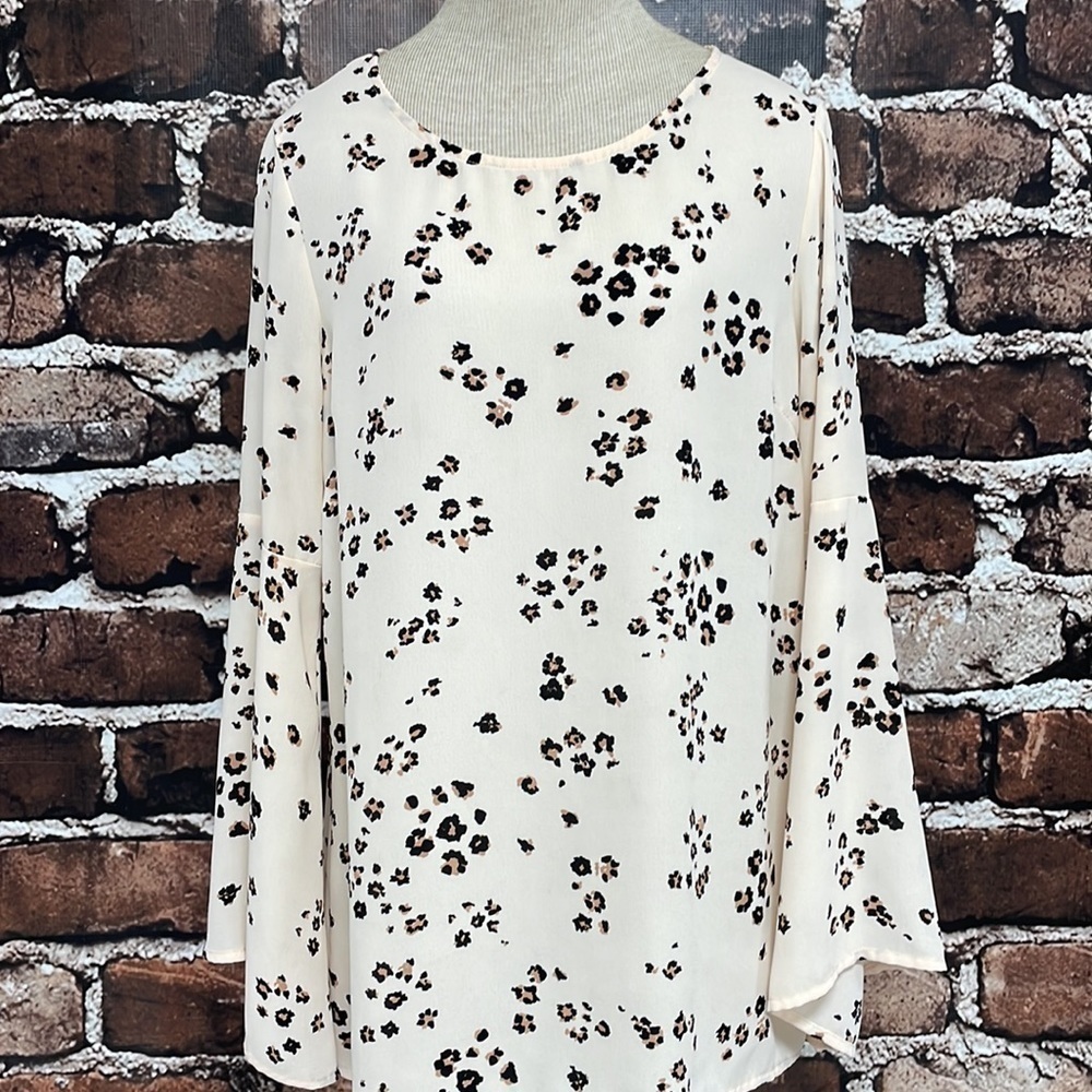 Anthropologie Tina Jo Top Blouse Pink Cheetah Leopard Flare Sleeve Size Small